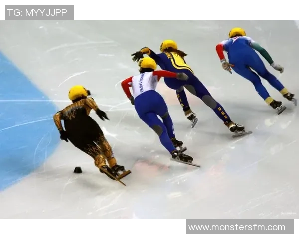 高清足球明星床头装饰画，完美演绎运动激情与个性魅力